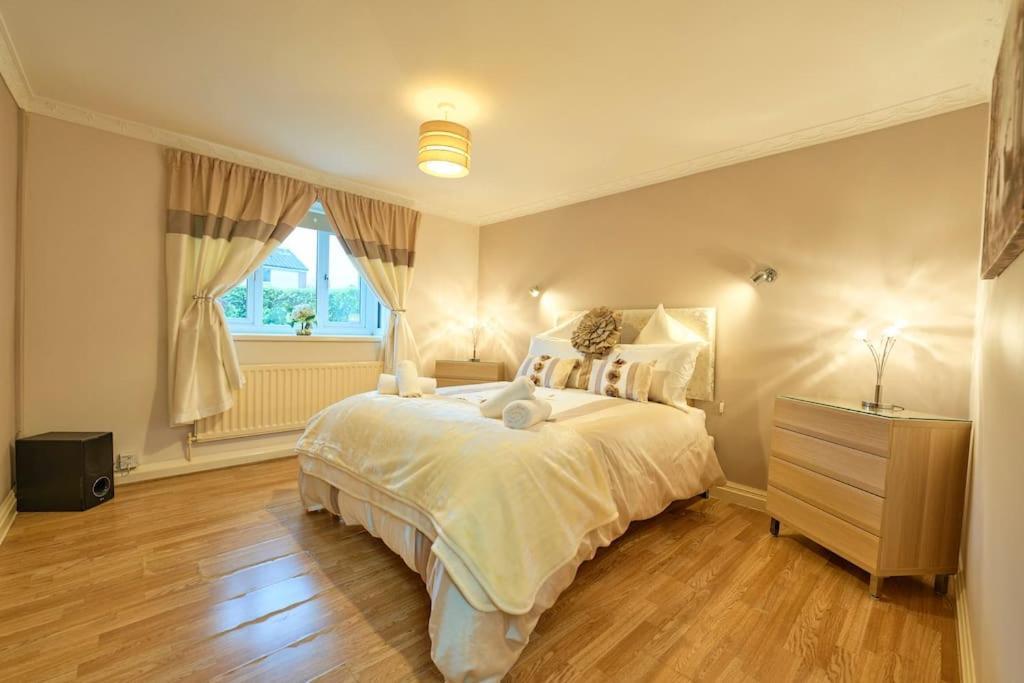 Holiday home Bespoke Salford Quays - Garden, Wifi And Parking