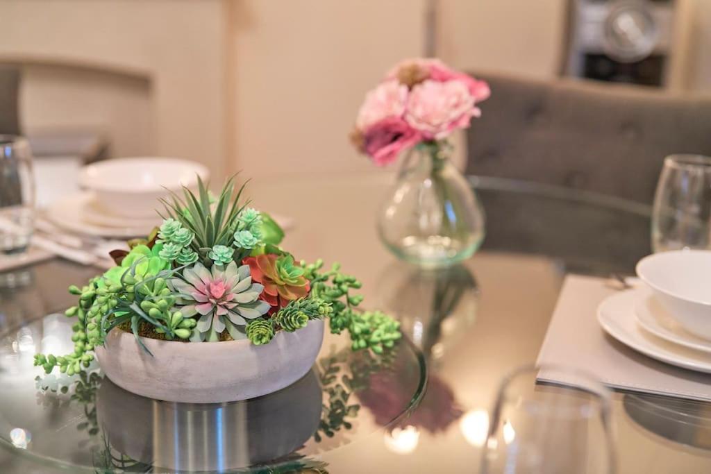 Bespoke Salford Quays - Garden, Wifi And Parking * Manchester