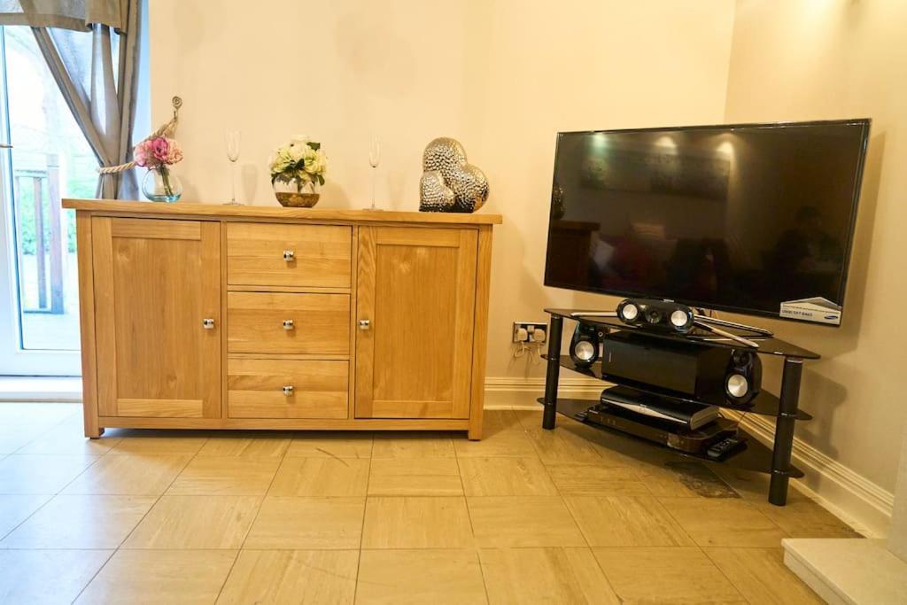 Holiday home Bespoke Salford Quays - Garden, Wifi And Parking