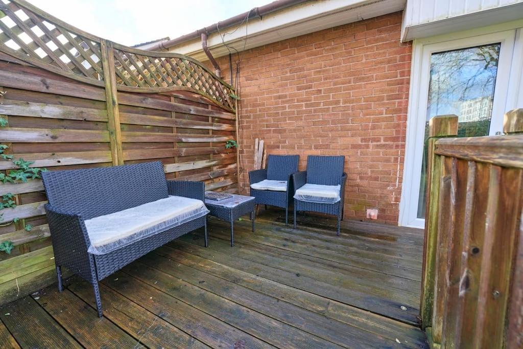 Bespoke Salford Quays - Garden, Wifi And Parking *