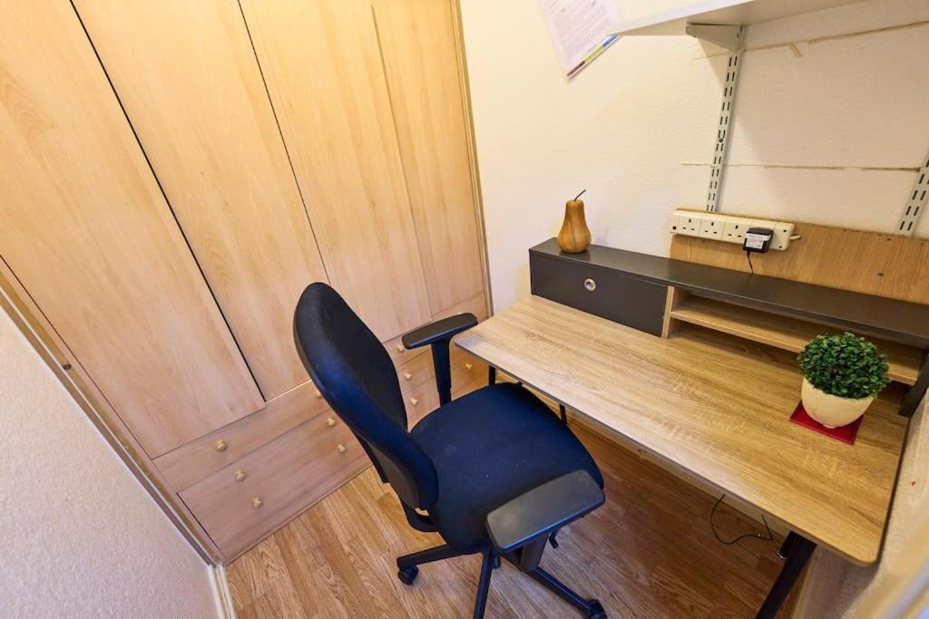 Holiday home Bespoke Salford Quays - Garden, Wifi And Parking *