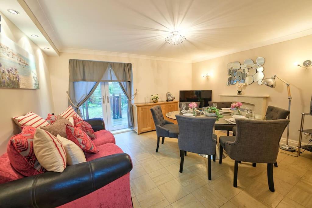 Holiday home Bespoke Salford Quays - Garden, Wifi And Parking
