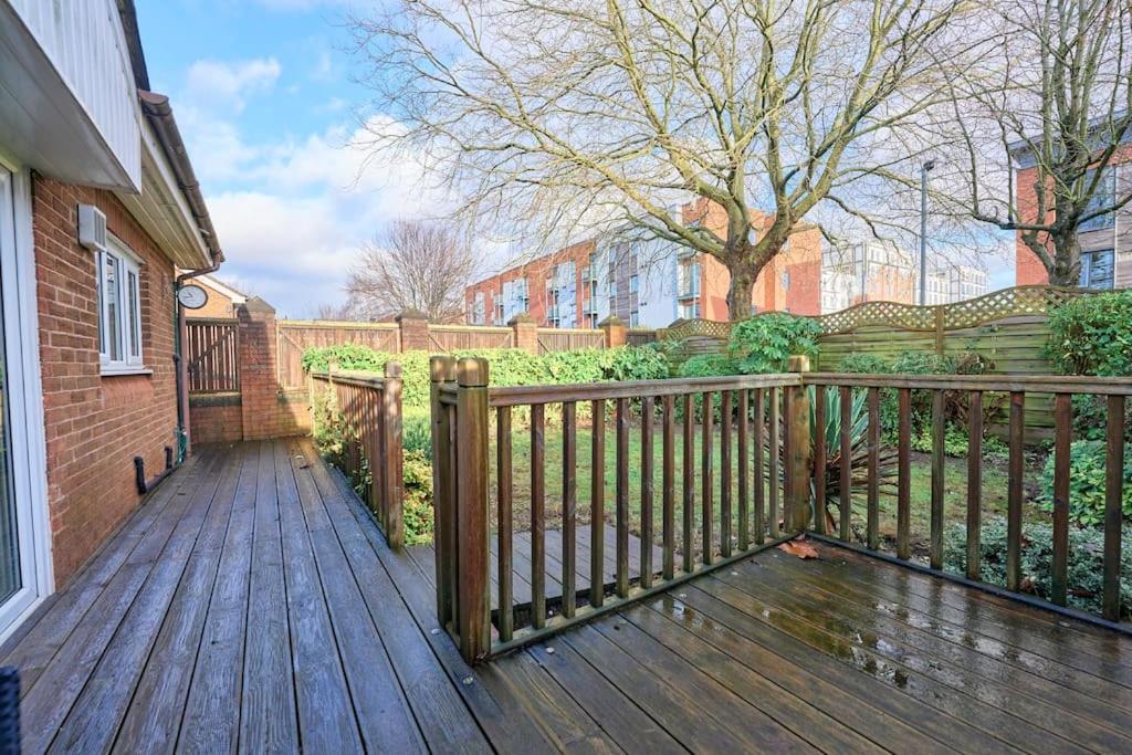 Bespoke Salford Quays - Garden, Wifi And Parking