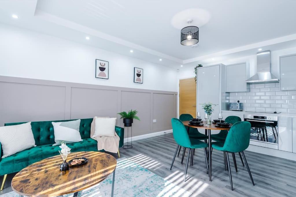 Heart Of Didsbury Luxury 2 Bed By Hass Haus Manchester