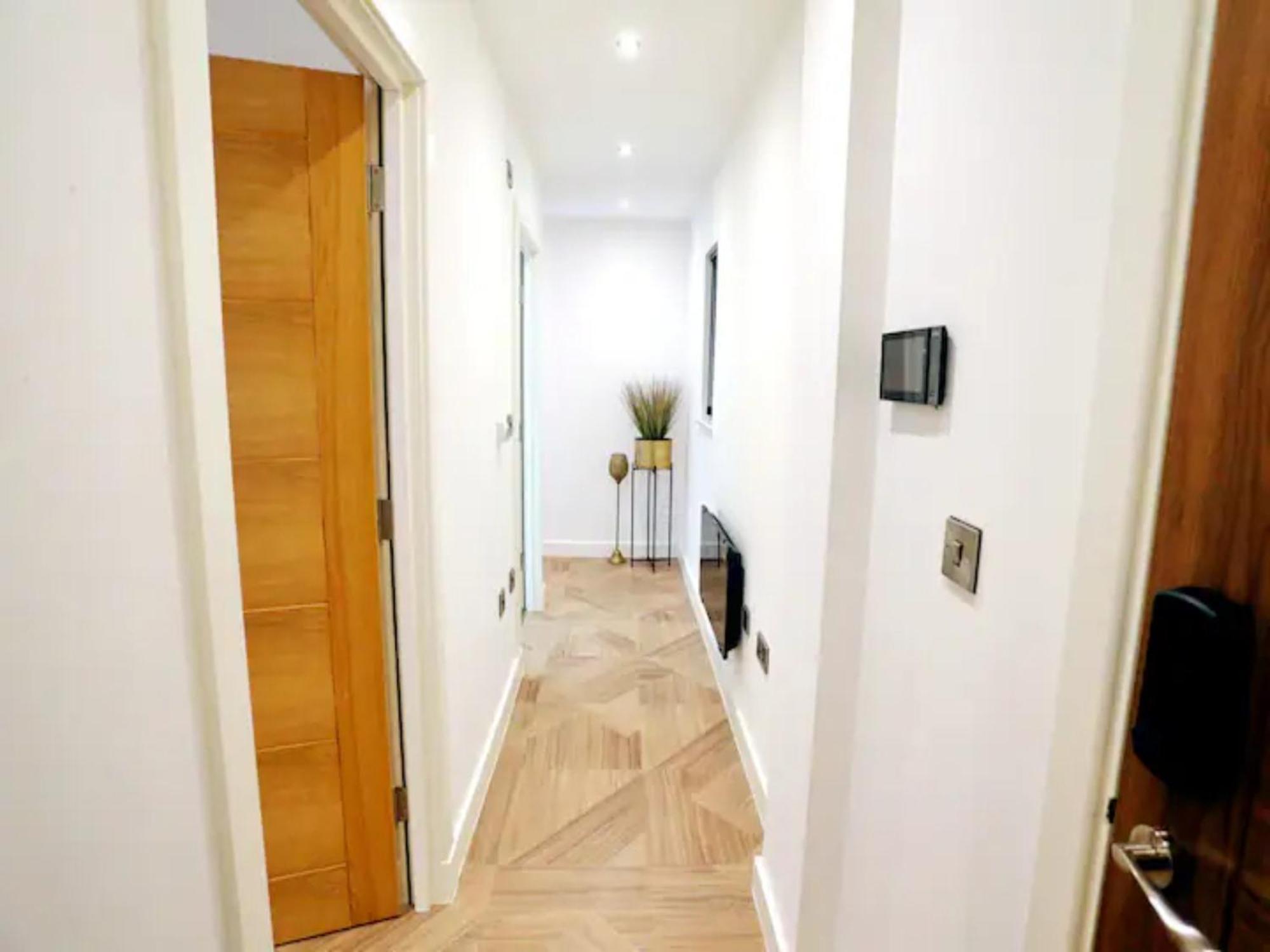 Pass The Keys 3 Bed Flat 8 Min Walk To Centre * Manchester