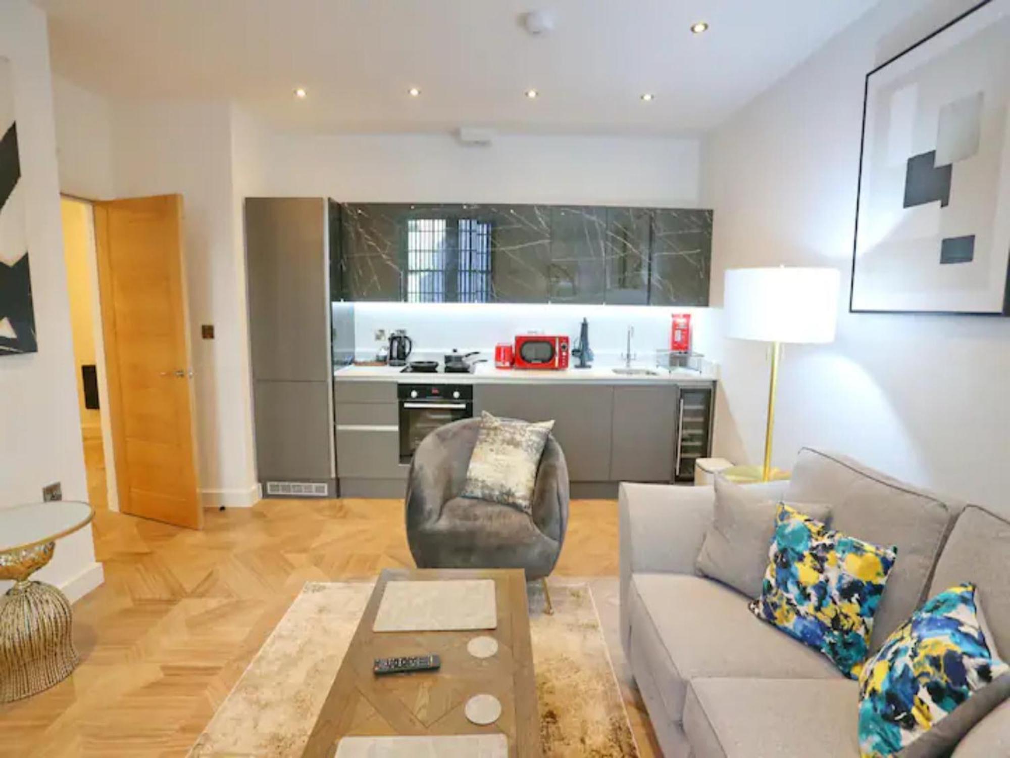 Pass The Keys Stunning King Bed Flat 9 Min Walk From Arndale Apartment