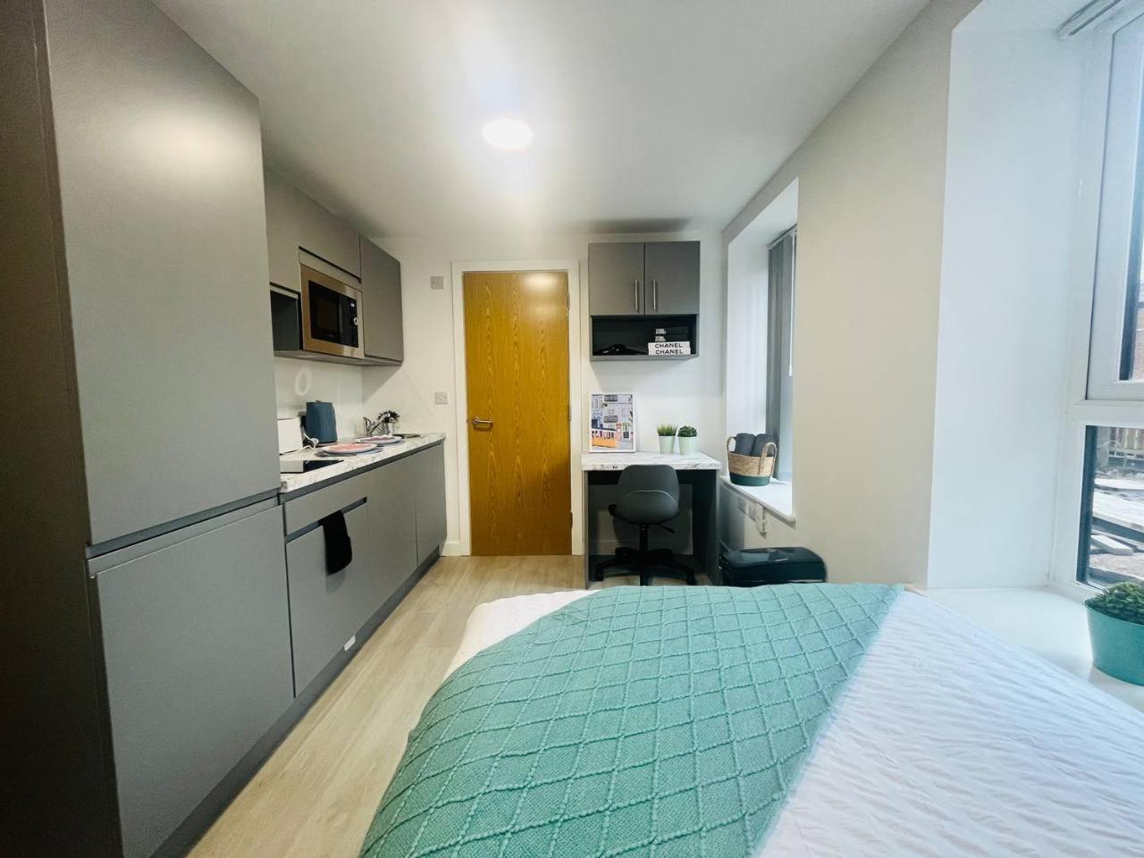 Modern Minimalist Studio In Stretford Appartement Manchester