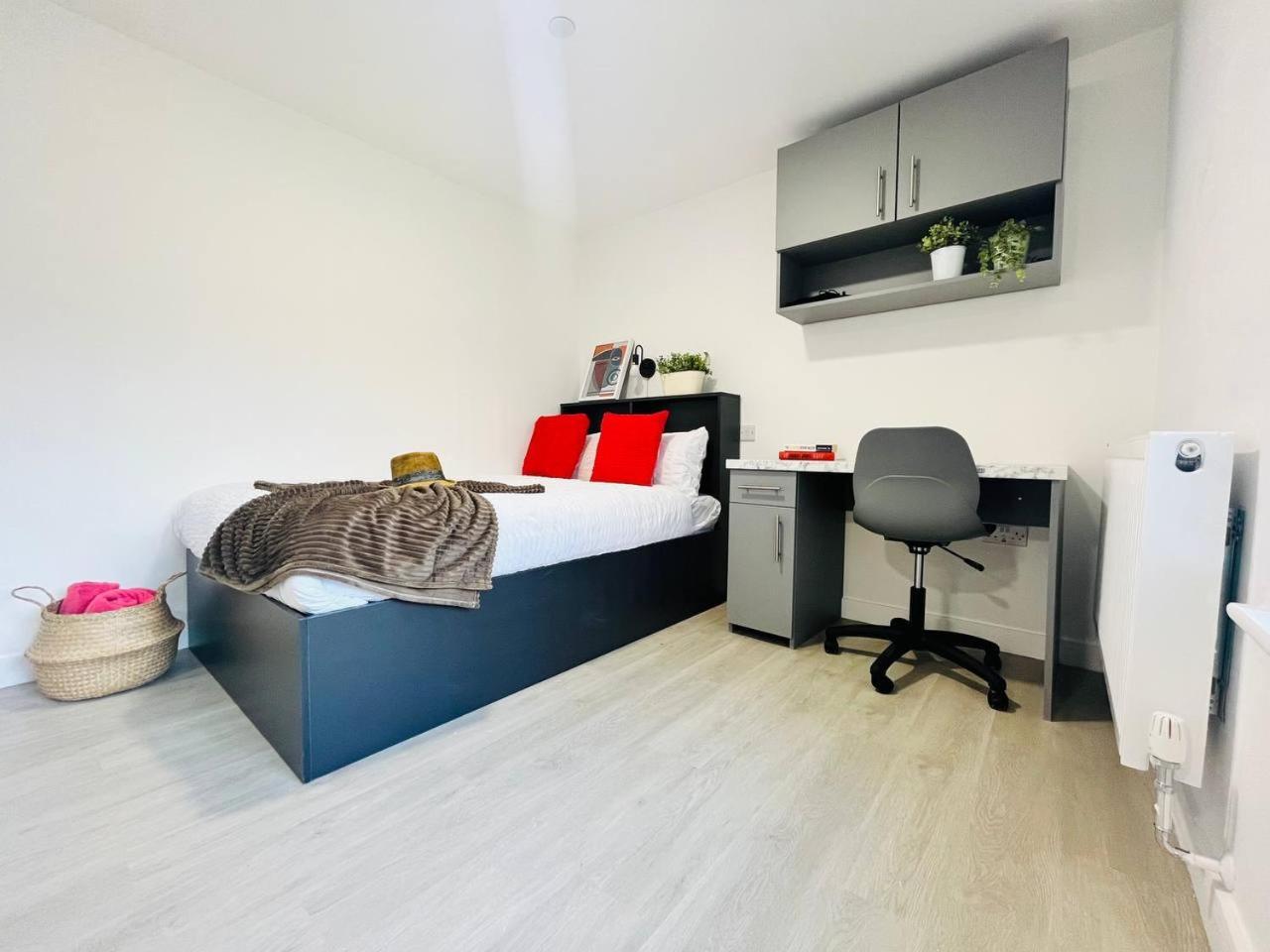 Chic Hideaway: Modern Studio In Stretford Manchester