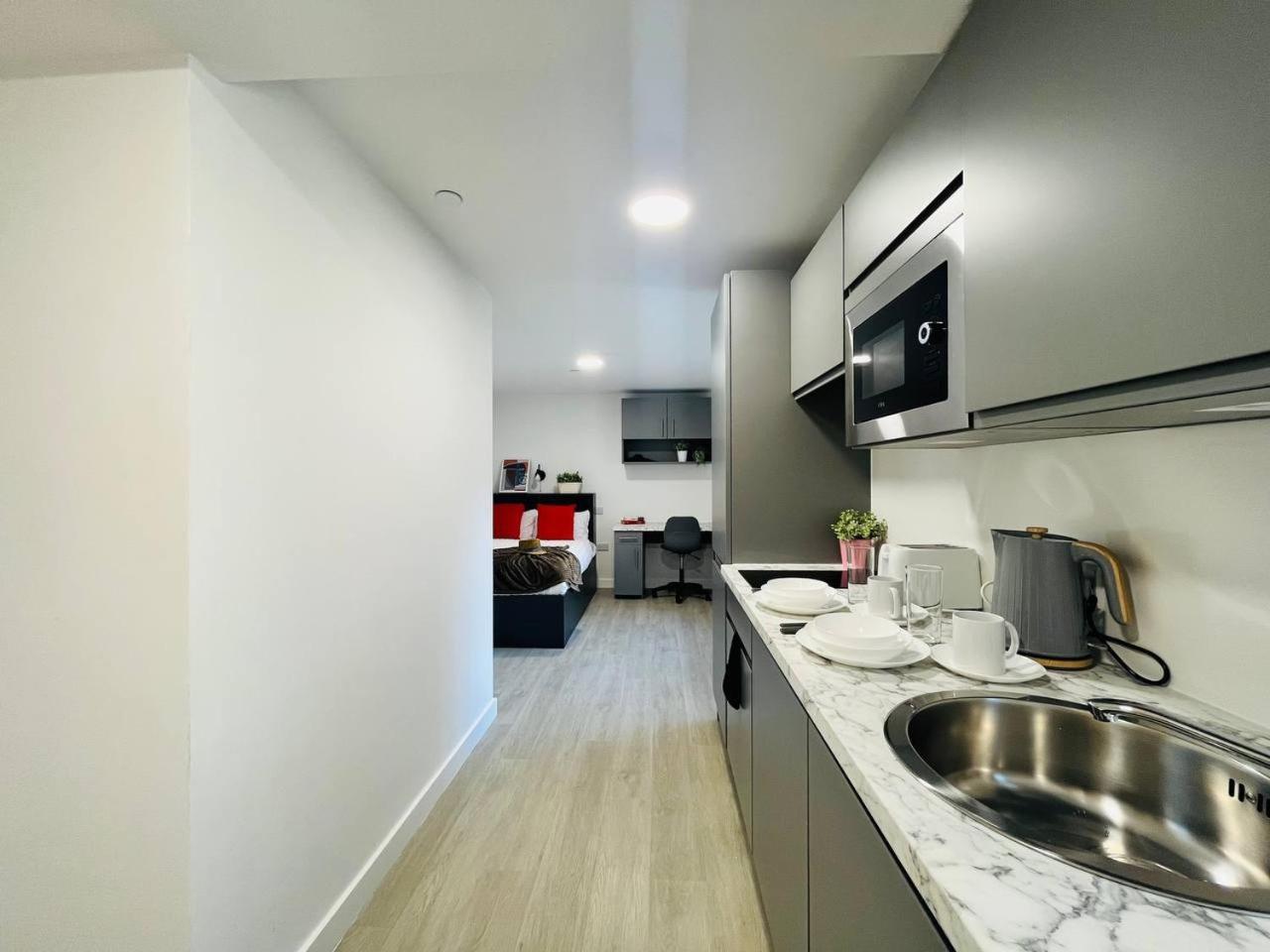 Chic Hideaway: Modern Studio In Stretford