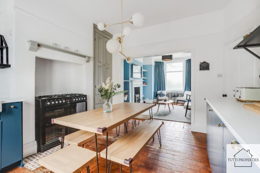 Elegant From Vakantiehuis Manchester