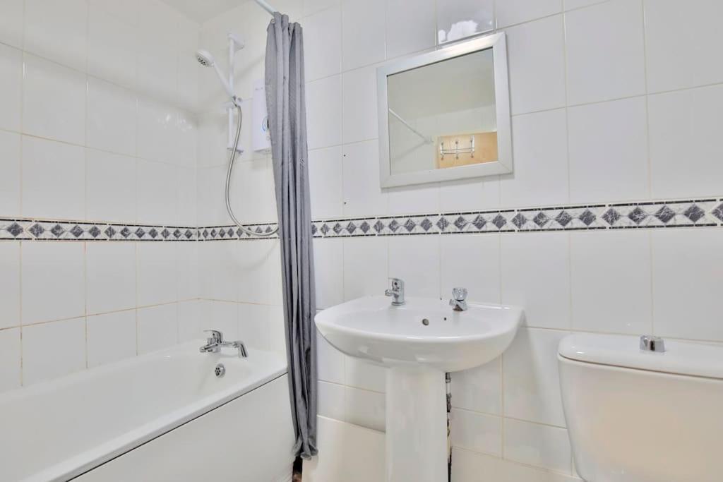 Appartement View - Free Parking - Sleeps 6 - Near Centre - By Nmb *