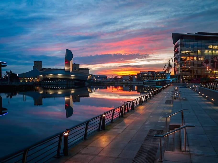 View - Free Parking - Sleeps 6 - Near Centre - By Nmb Appartement Manchester