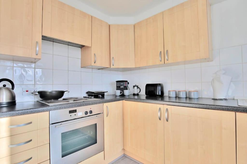 View - Free Parking - Sleeps 6 - Near Centre - By Nmb Appartement