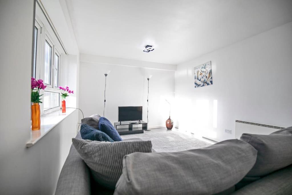 Appartement View - Free Parking - Sleeps 6 - Near Centre - By Nmb *