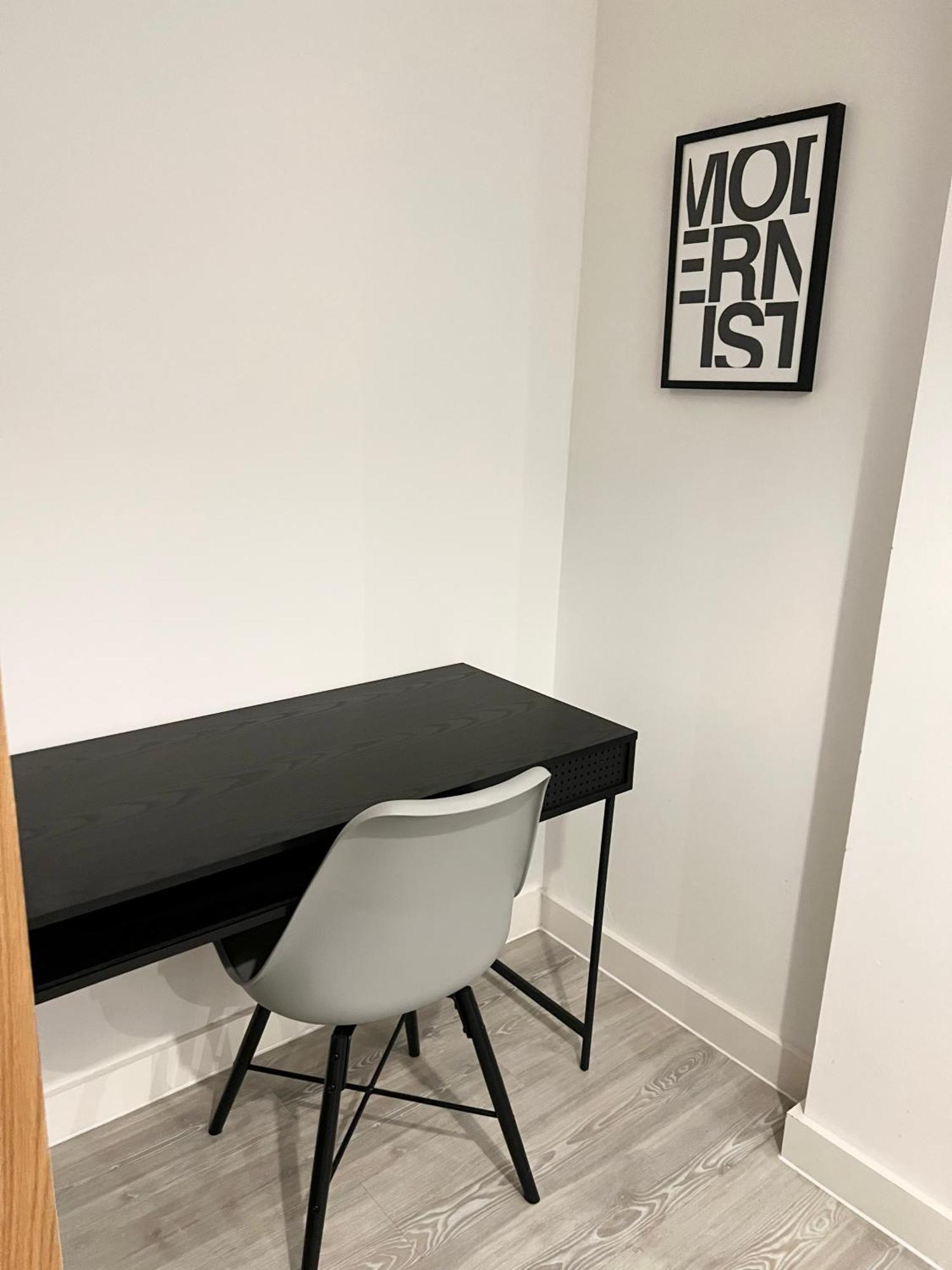 Luxury 2 King Size Beds & 2 Bathrooms * Manchester