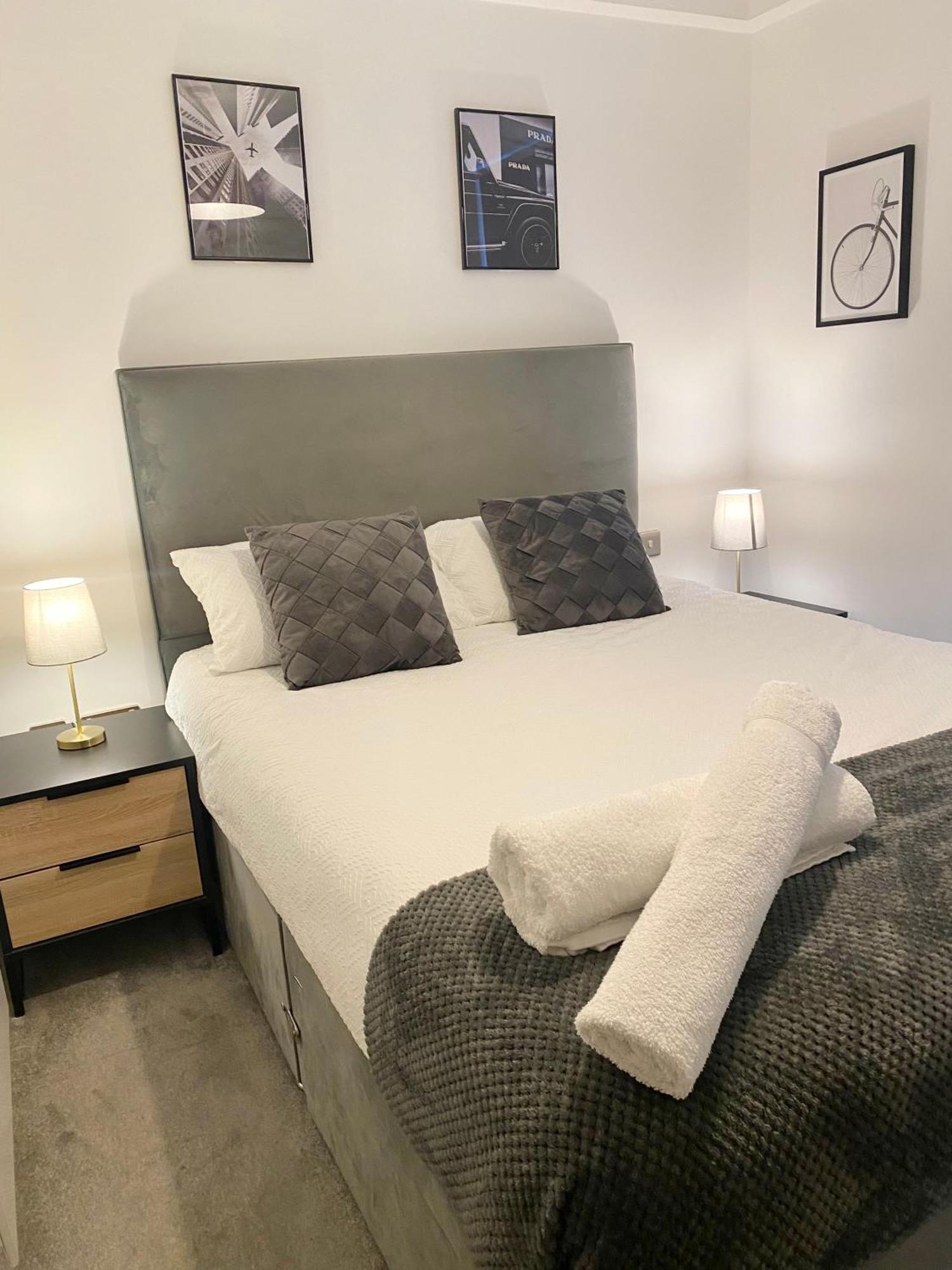 Luxury 2 King Size Beds & 2 Bathrooms Apartment