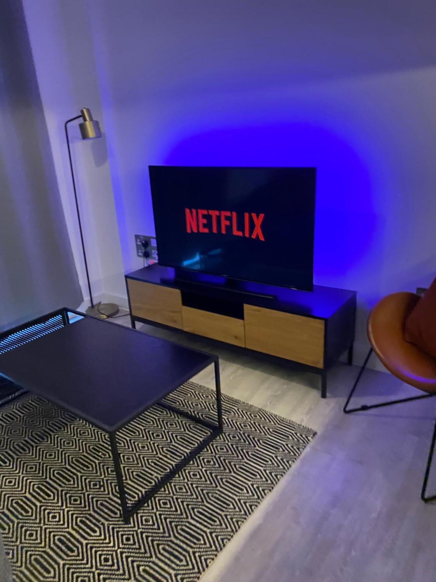 Luxury 2 King Size Beds & 2 Bathrooms Apartment *