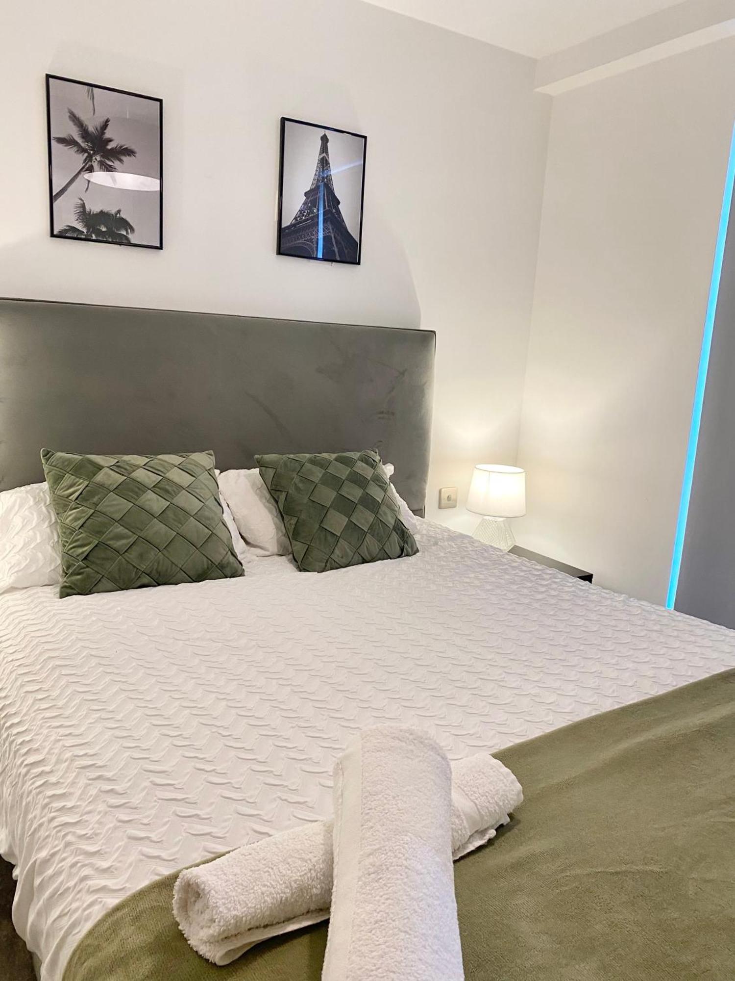 Luxury 2 King Size Beds & 2 Bathrooms Apartment Manchester