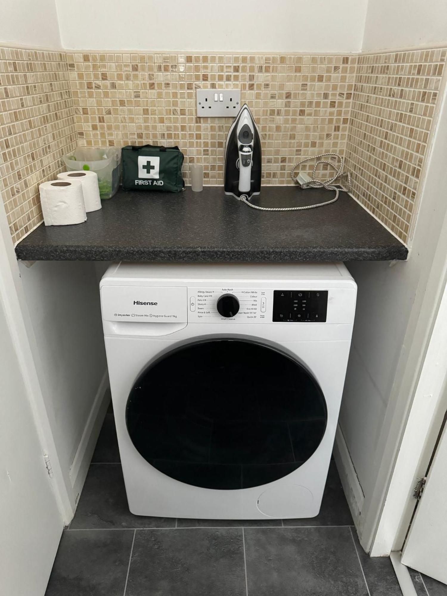 Holiday home Sleeps5-netflix-parking-near Centre-etihad-coop Live *