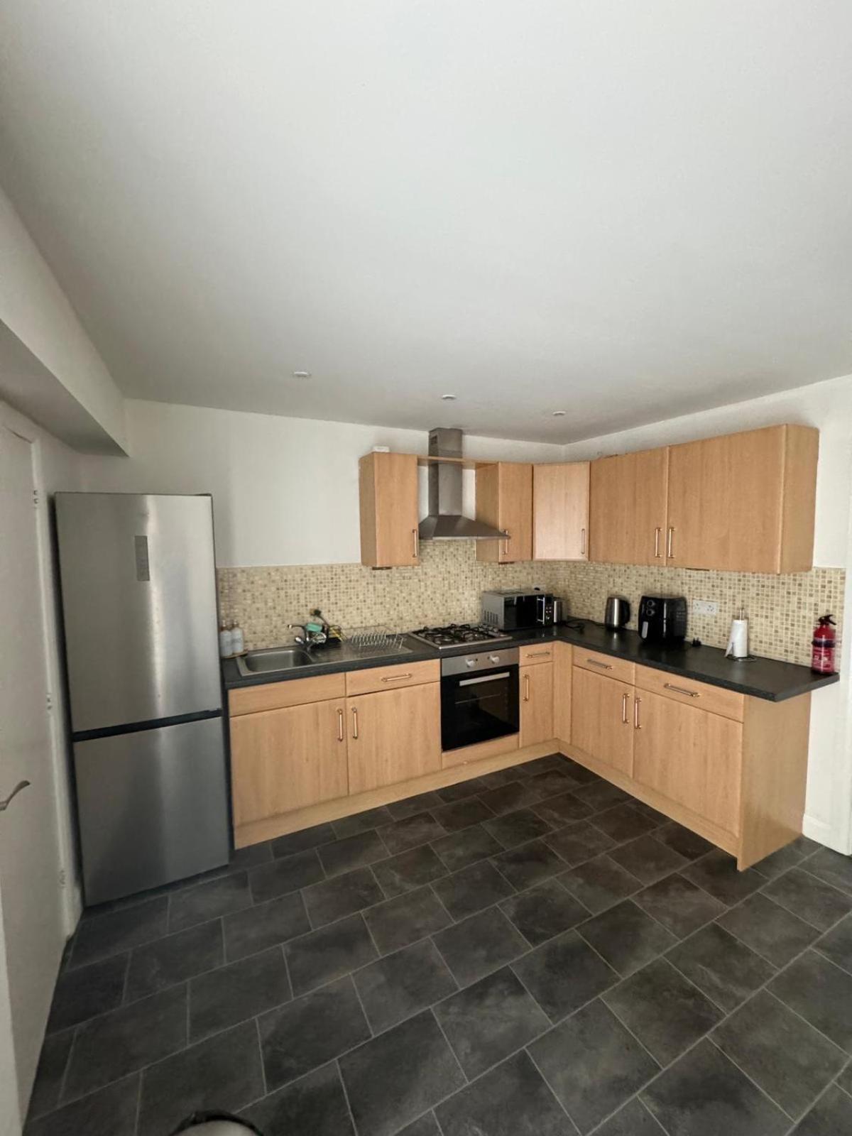 Sleeps5-netflix-parking-near Centre-etihad-coop Live Holiday home Manchester