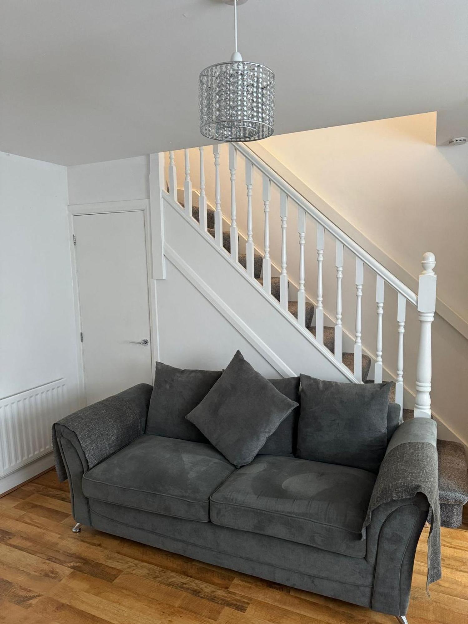 Sleeps5-netflix-parking-near Centre-etihad-coop Live