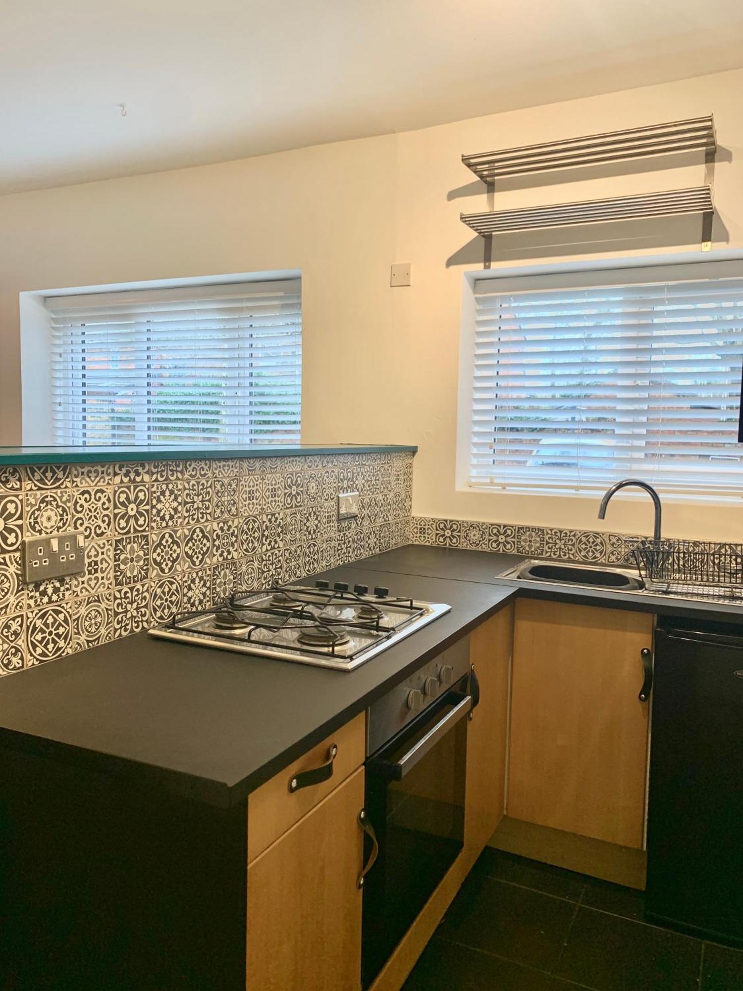 Didsbury Failte Apts - 3 Mins To The Christie's - Ground Floor - Free Parking *
