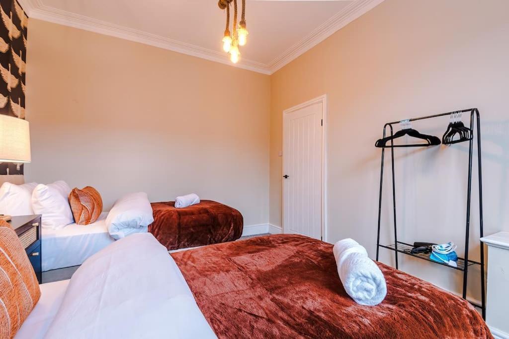 Salford Sanctuary 5 Bed House *