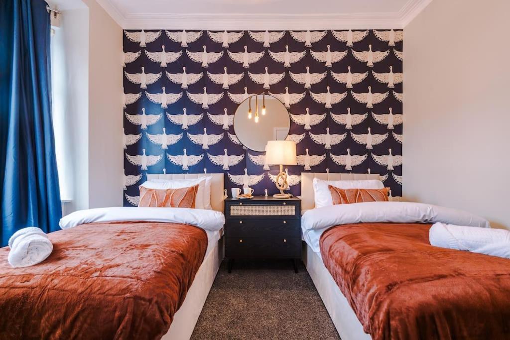 Salford Sanctuary 5 Bed House Holiday home