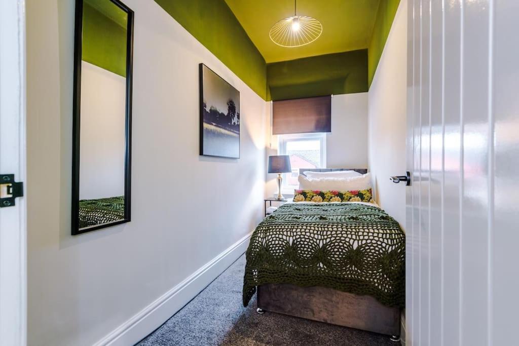 Holiday home Salford Sanctuary 5 Bed House Manchester