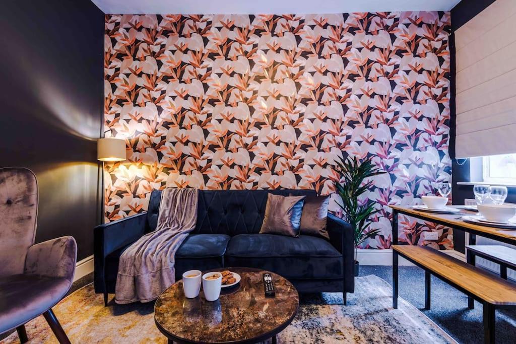 Holiday home Salford Sanctuary 5 Bed House *