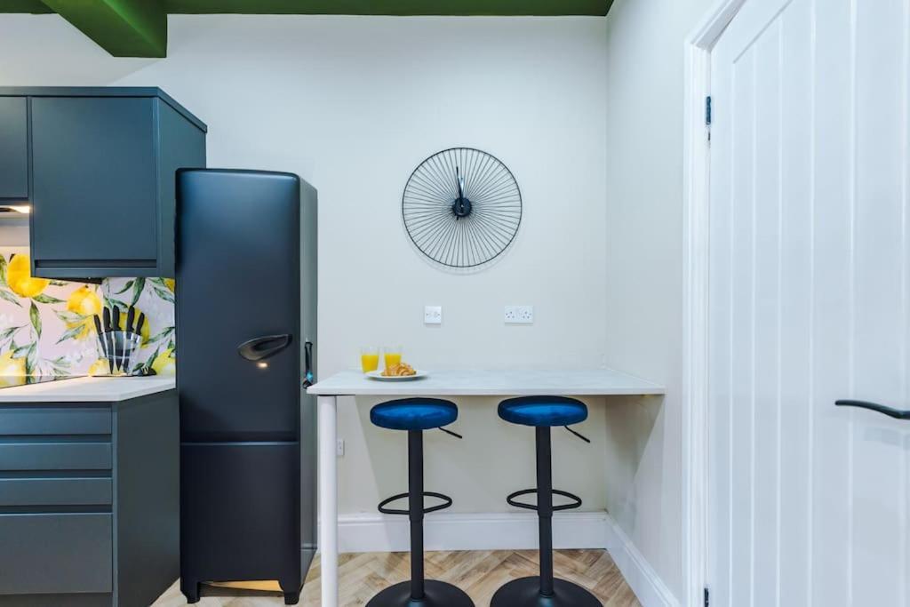 Salford Sanctuary 5 Bed House Manchester