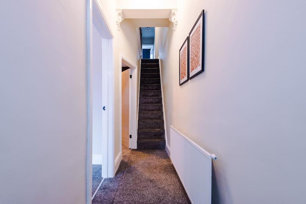 Salford Sanctuary 5 Bed House Vakantiehuis *