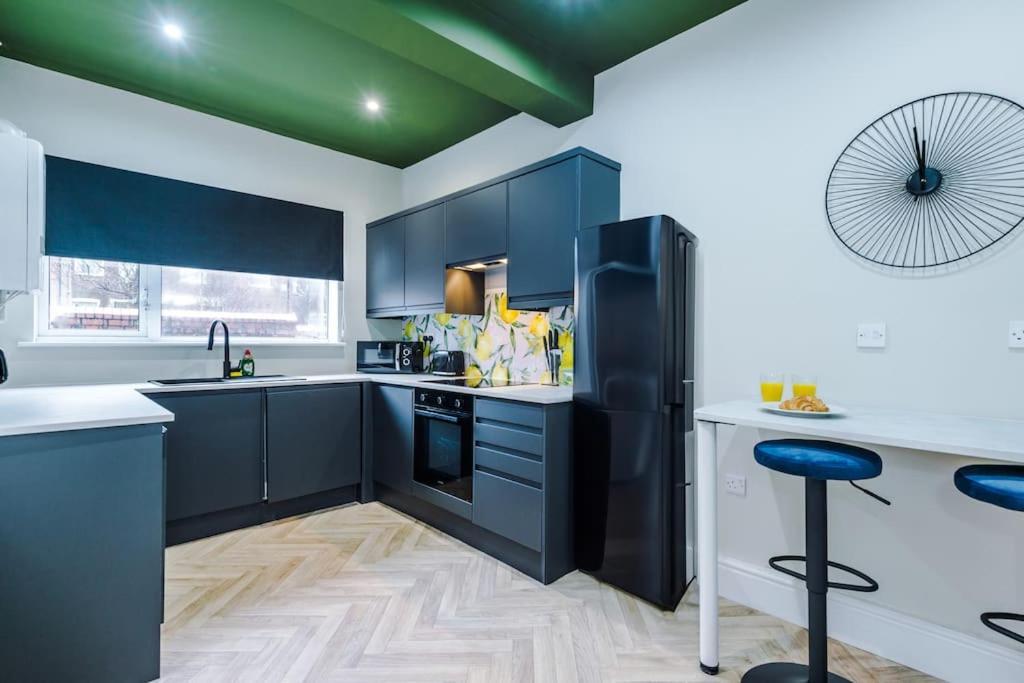 Salford Sanctuary 5 Bed House Holiday home Manchester