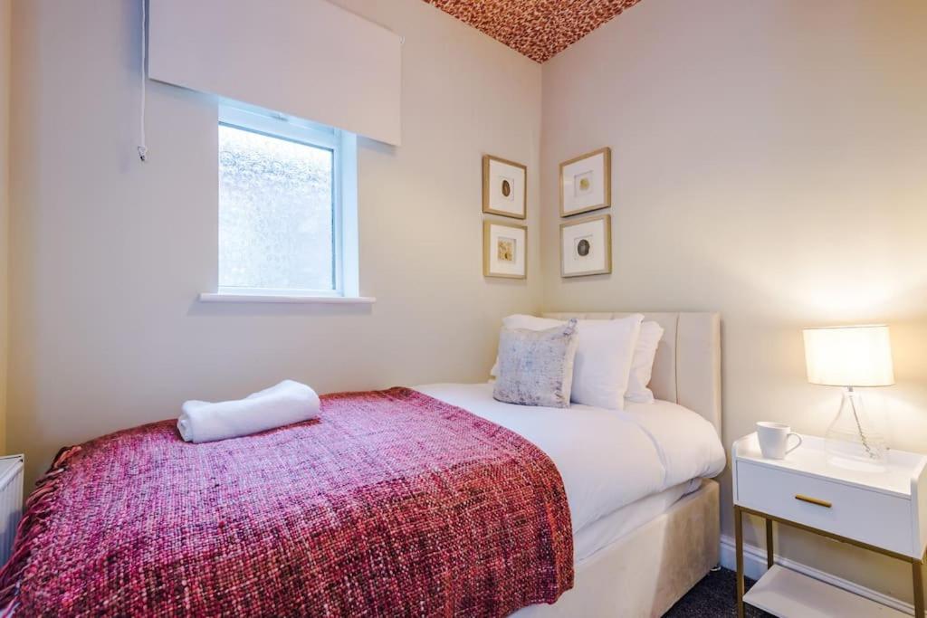 Salford Sanctuary 5 Bed House Manchester