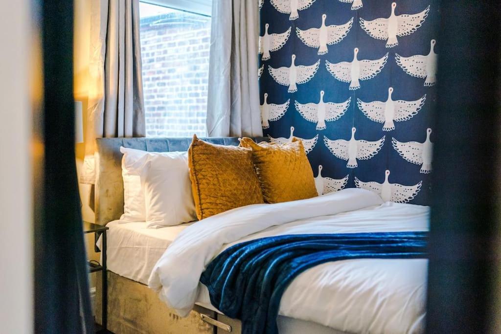 Salford Sanctuary 5 Bed House Holiday home