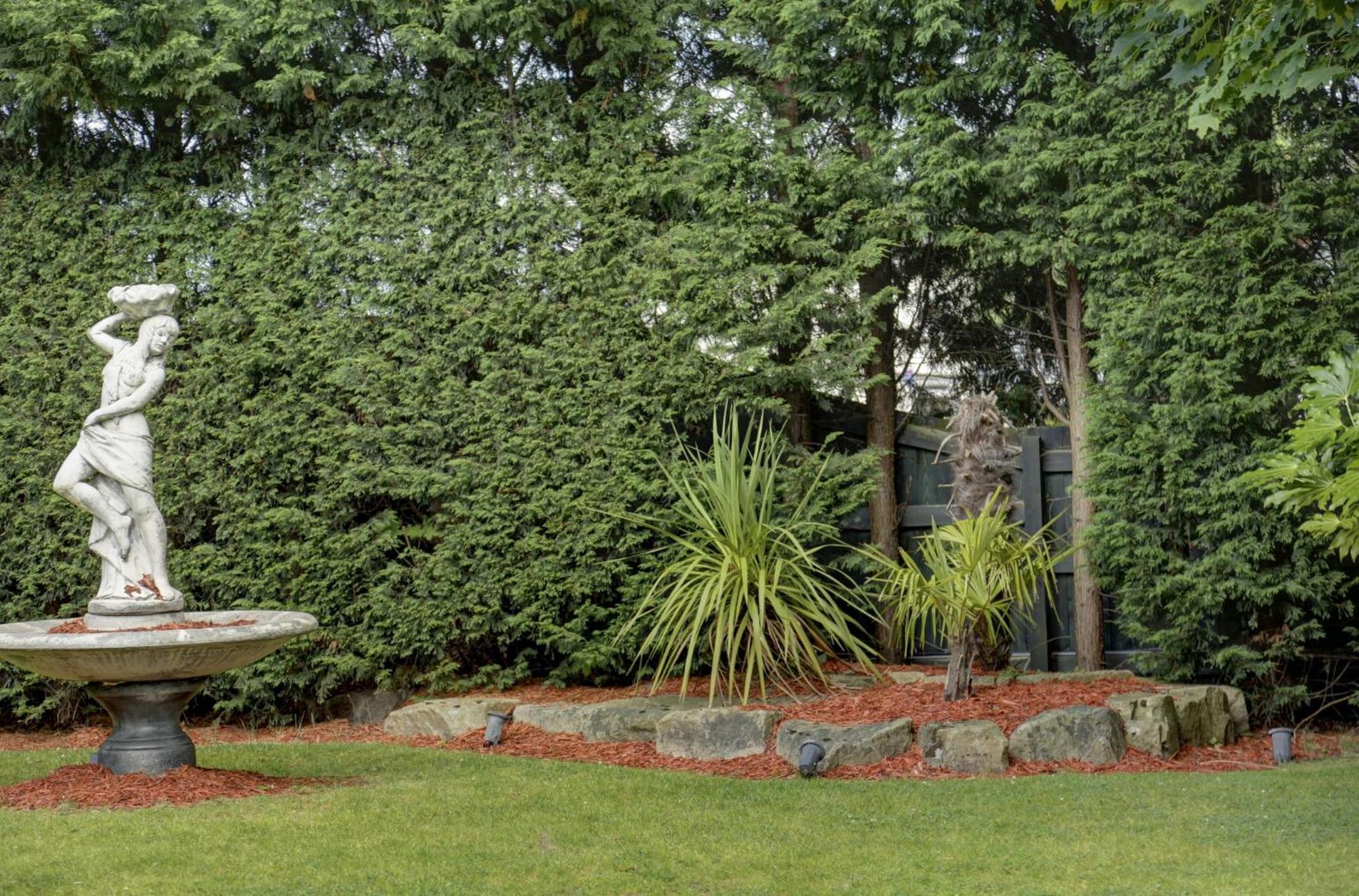 Holiday - - Oldham By Ihg Hotel 3*