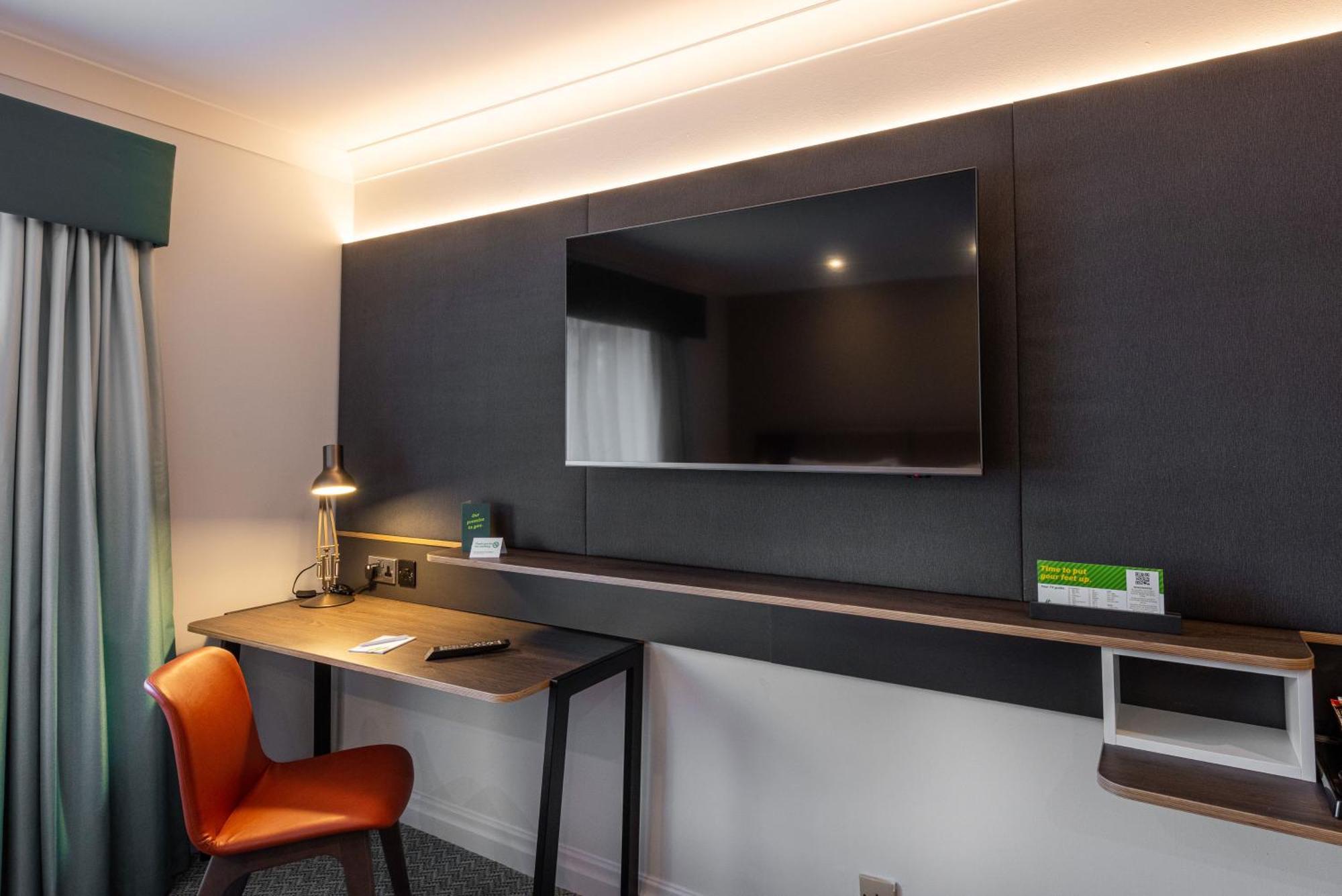 Hotel Holiday - - Oldham By Ihg