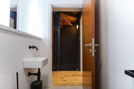 Townhaus West By The Heim Residences * Manchester