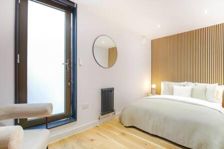 Townhaus West By The Heim Residences * Manchester