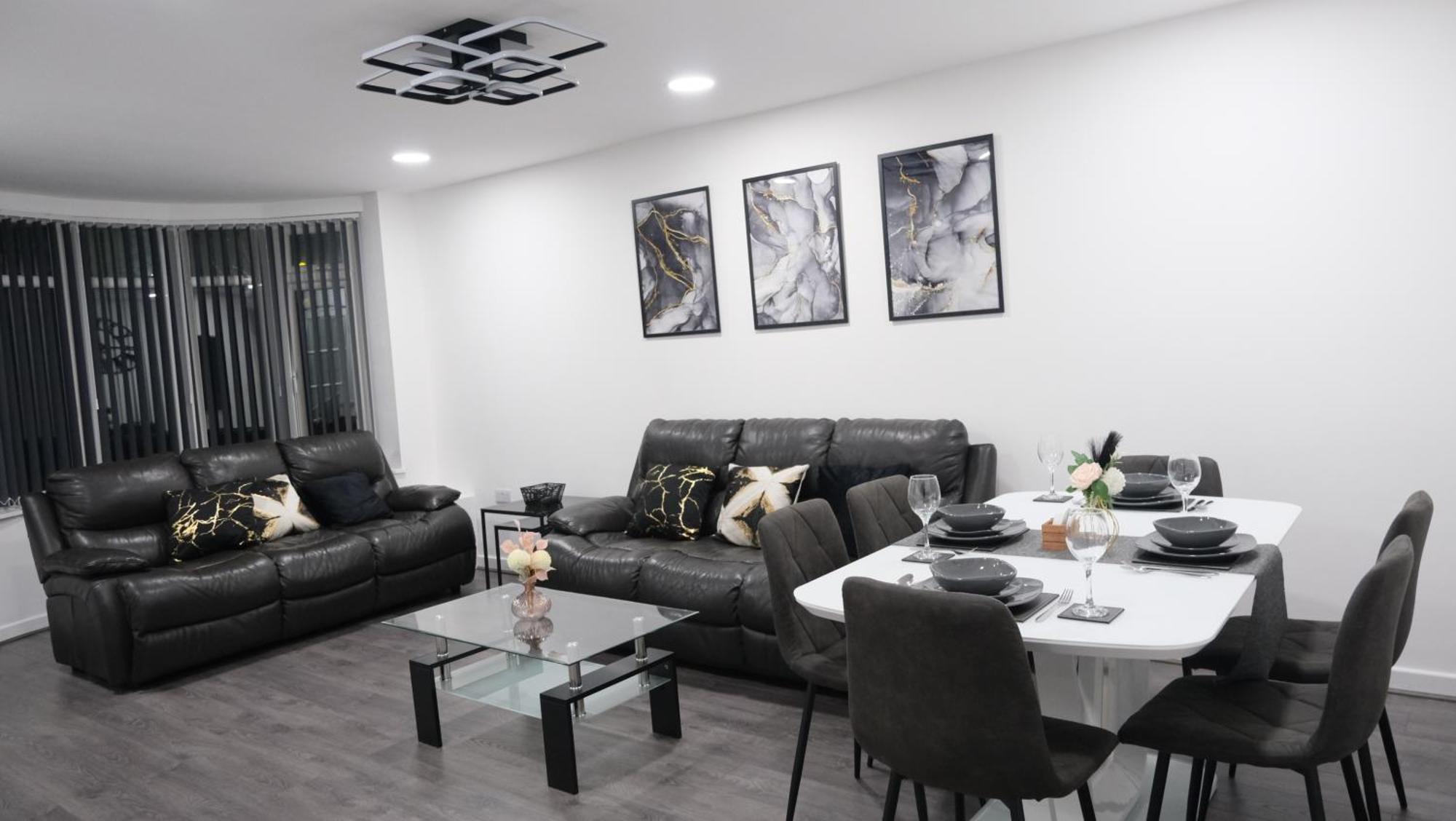 3-bedroom Semi Near Etihad Football Stadium, Tourist Attractions, Centre And Transport Links - Sky N Netflix * Manchester