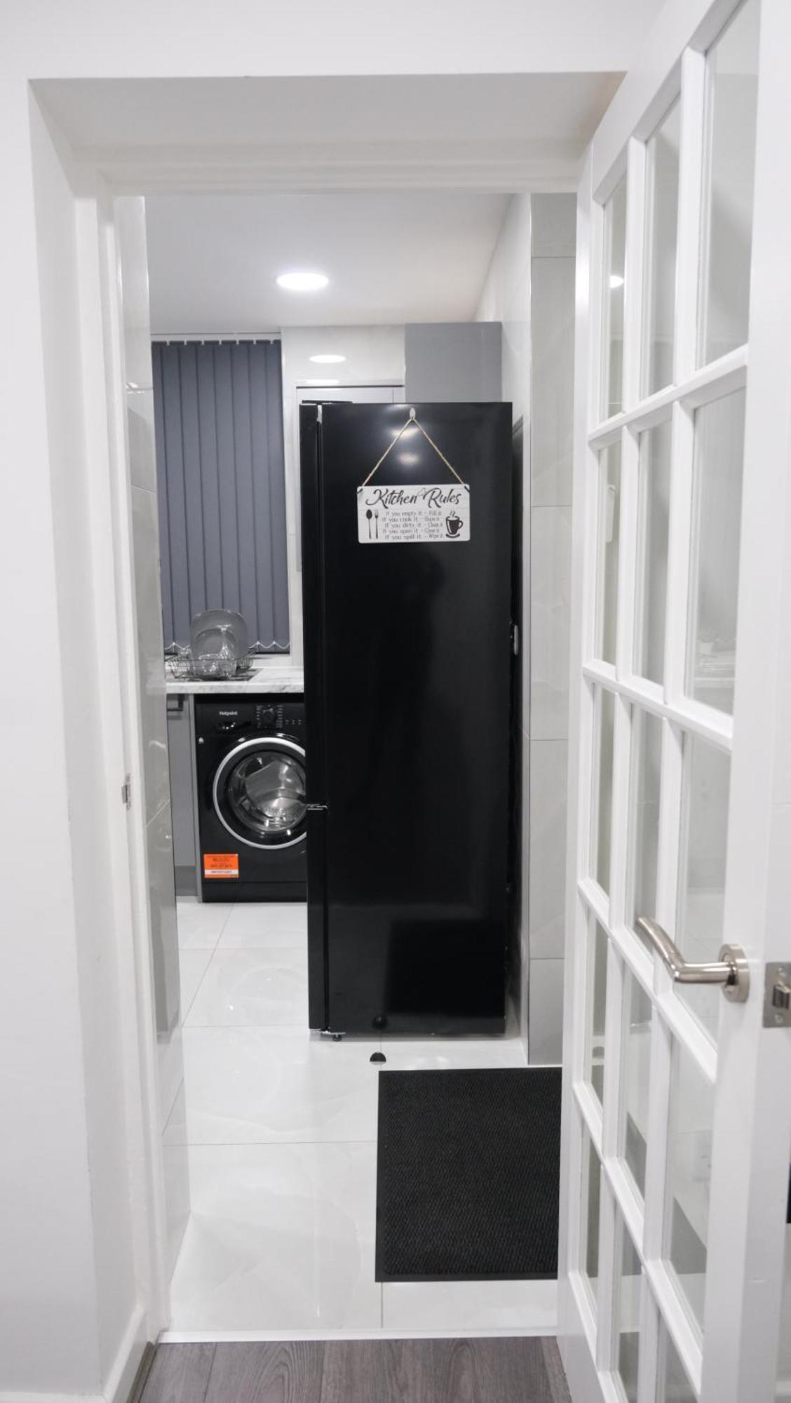 3-bedroom Semi Near Etihad Football Stadium, Tourist Attractions, Centre And Transport Links - Sky N Netflix Holiday home Manchester