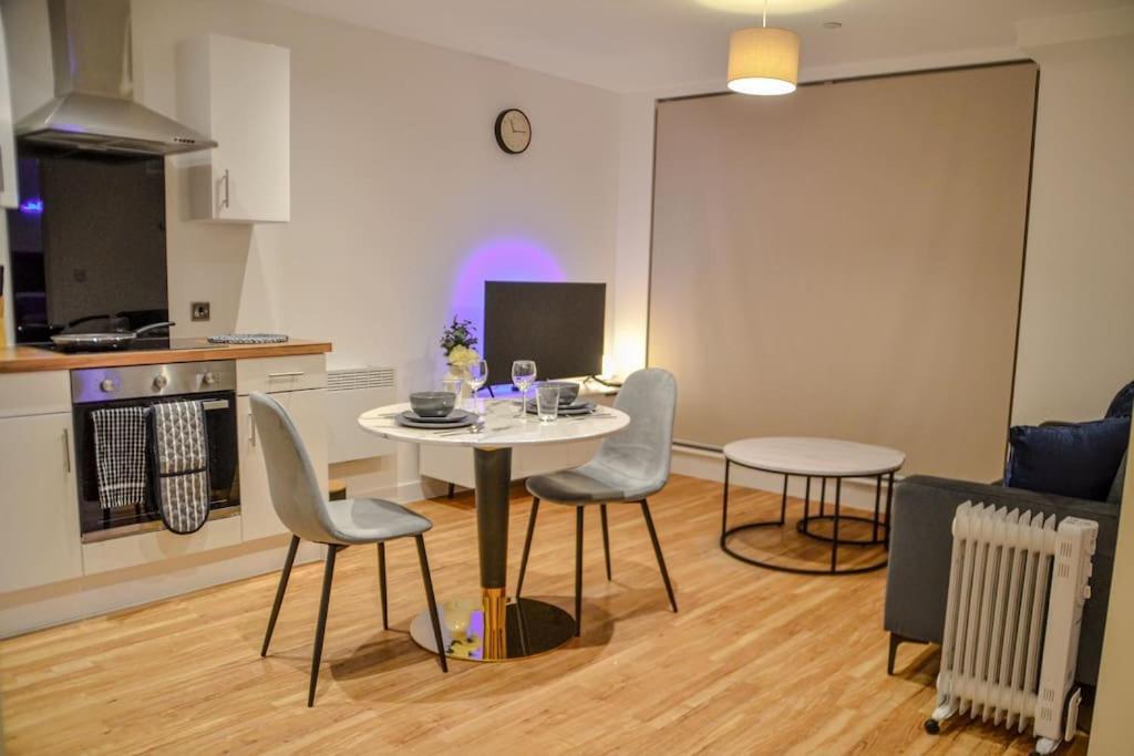 Apartment 1 Bedroom Flat In Manchester