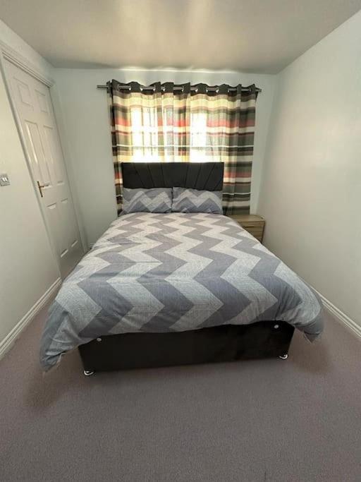 Spacious & Lovely 4 Bedroom In Holiday home