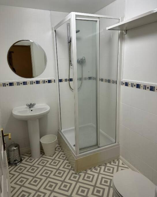 Spacious & Lovely 4 Bedroom In