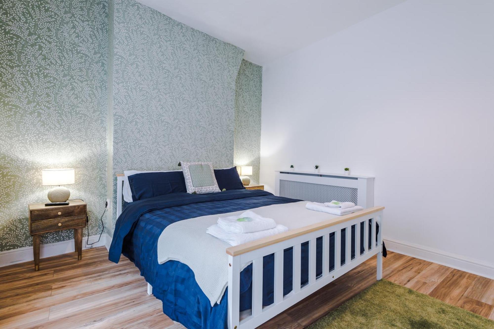 Vakantiehuis 4 Bed Victorian Home, 15 Mins To Centre, Free Parking