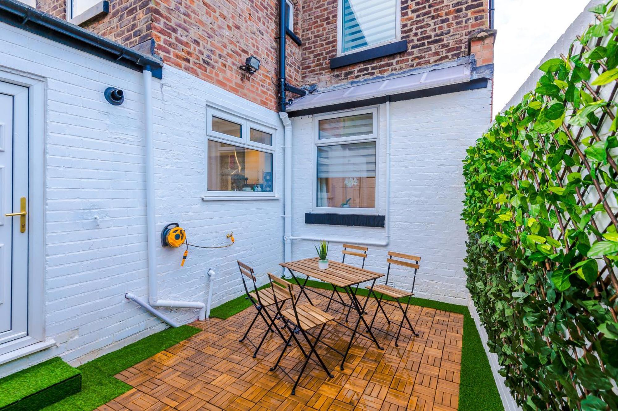 Vakantiehuis 4 Bed Victorian Home, 15 Mins To Centre, Free Parking *