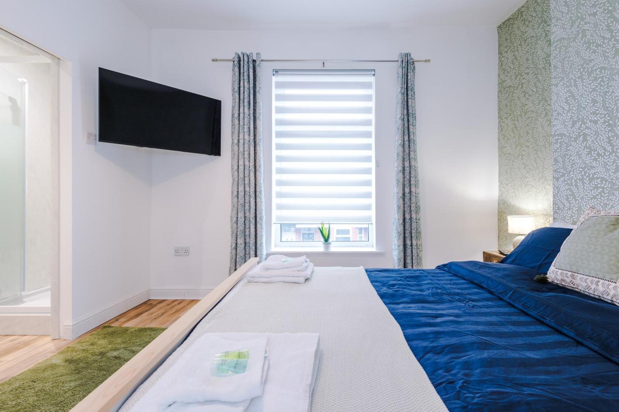 Vakantiehuis 4 Bed Victorian Home, 15 Mins To Centre, Free Parking *
