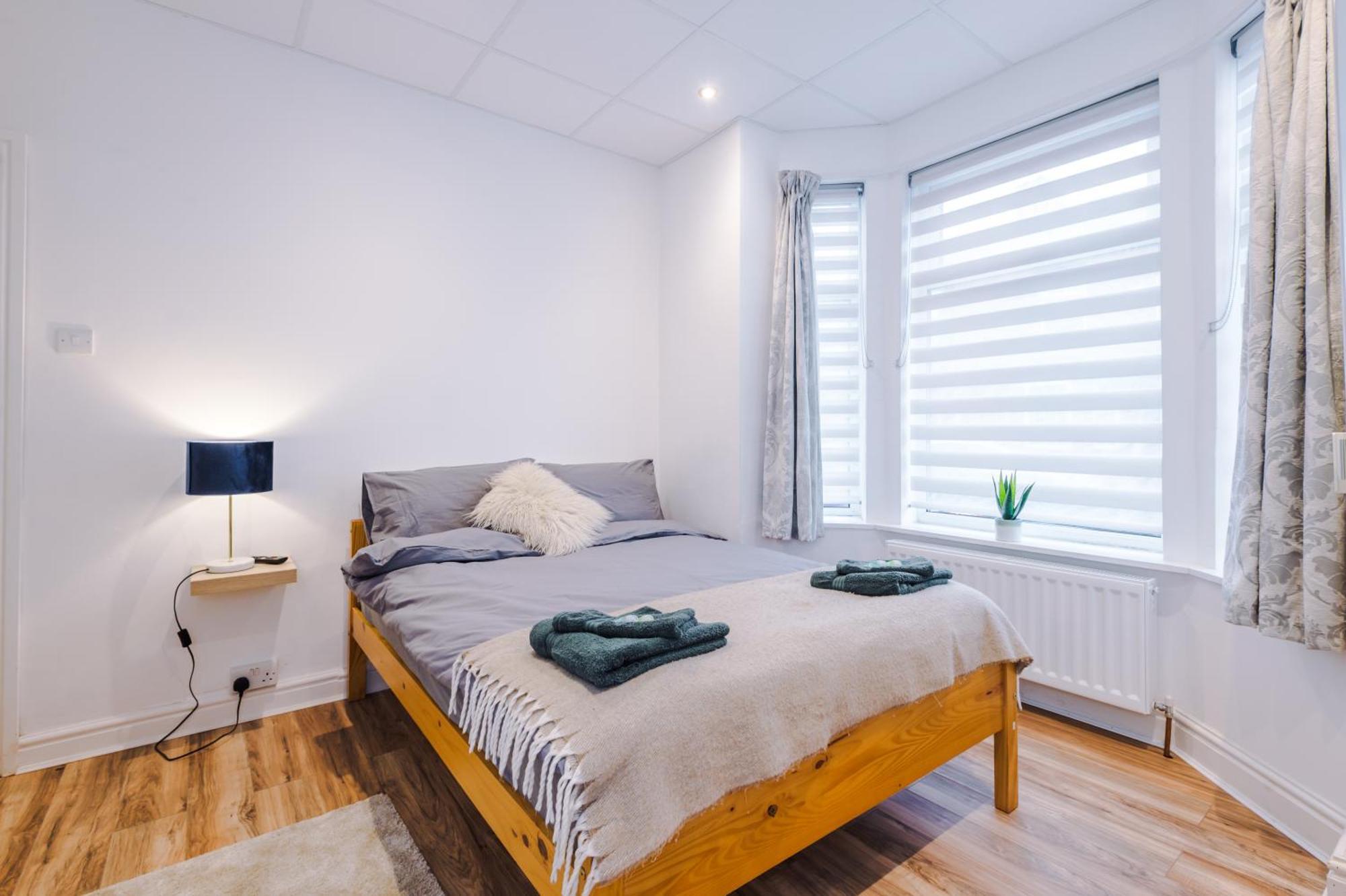 Vakantiehuis 4 Bed Victorian Home, 15 Mins To Centre, Free Parking Manchester