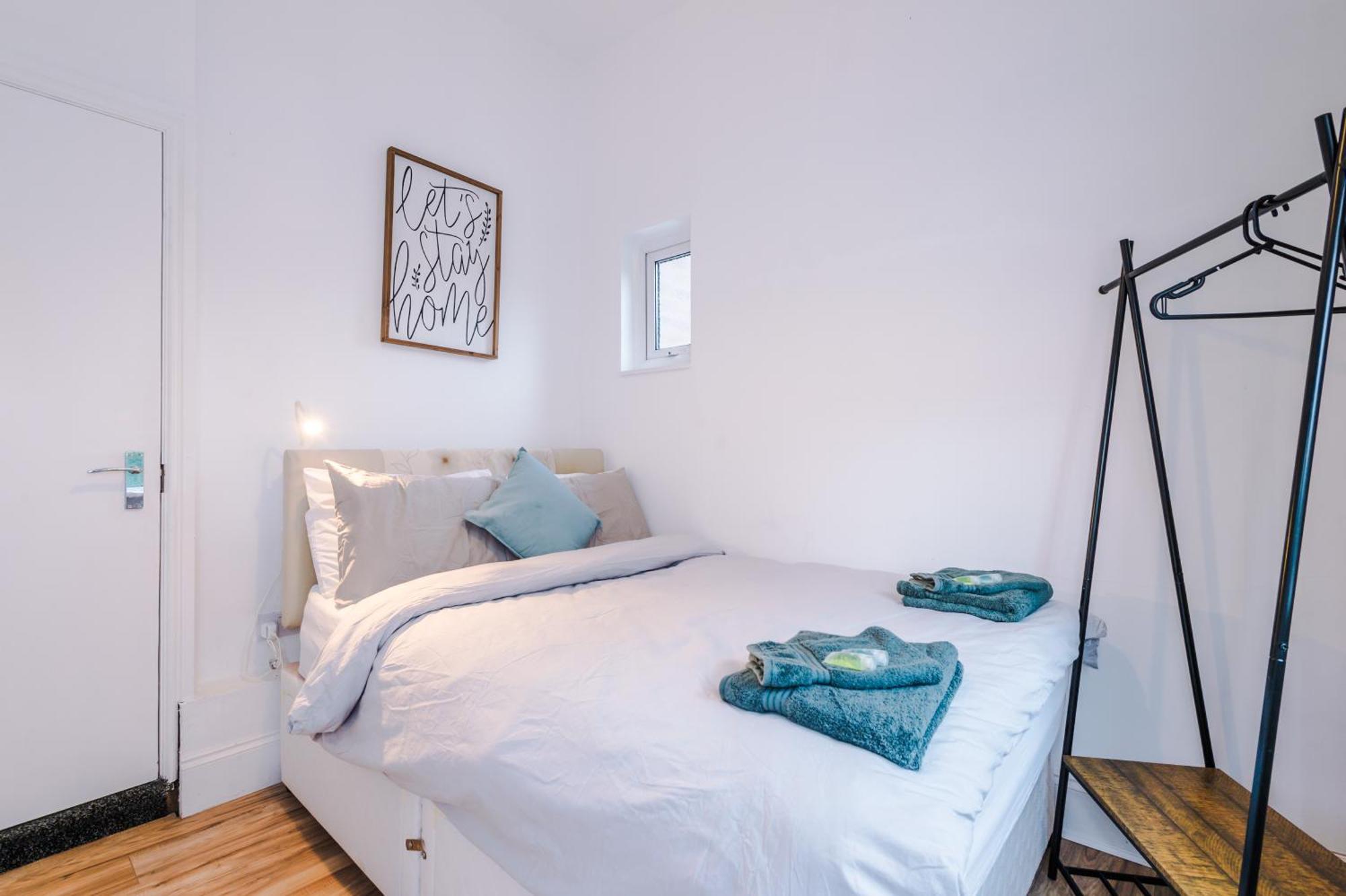 4 Bed Victorian Home, 15 Mins To Centre, Free Parking Vakantiehuis