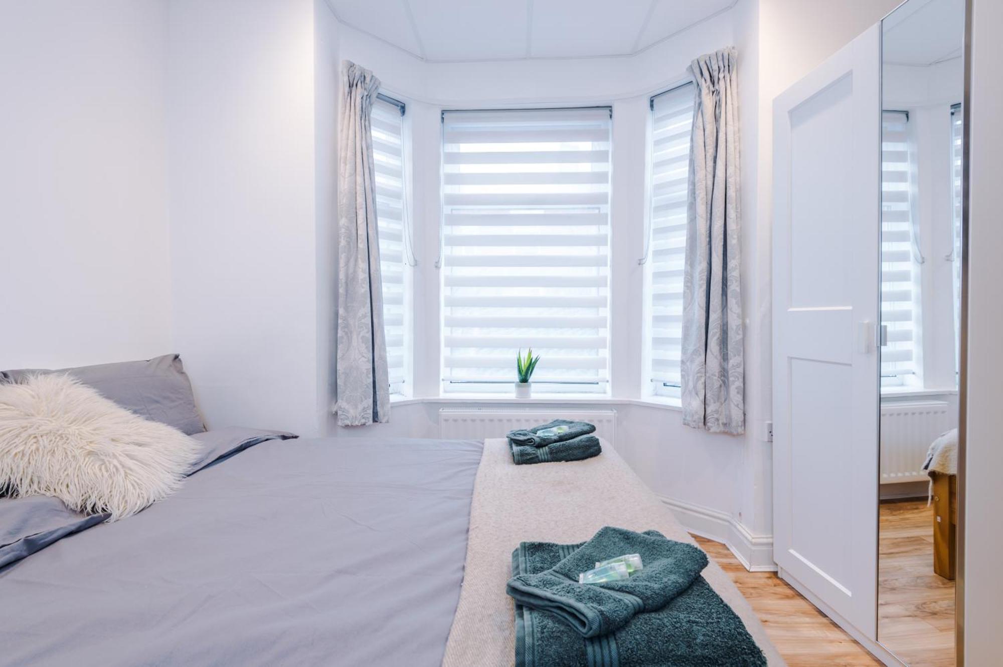 Vakantiehuis 4 Bed Victorian Home, 15 Mins To Centre, Free Parking Manchester